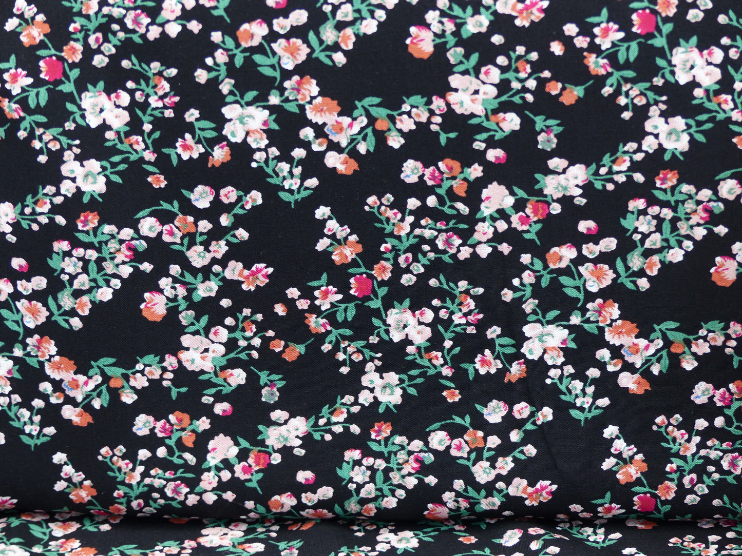 Viskosedruck Blümchen schwarz