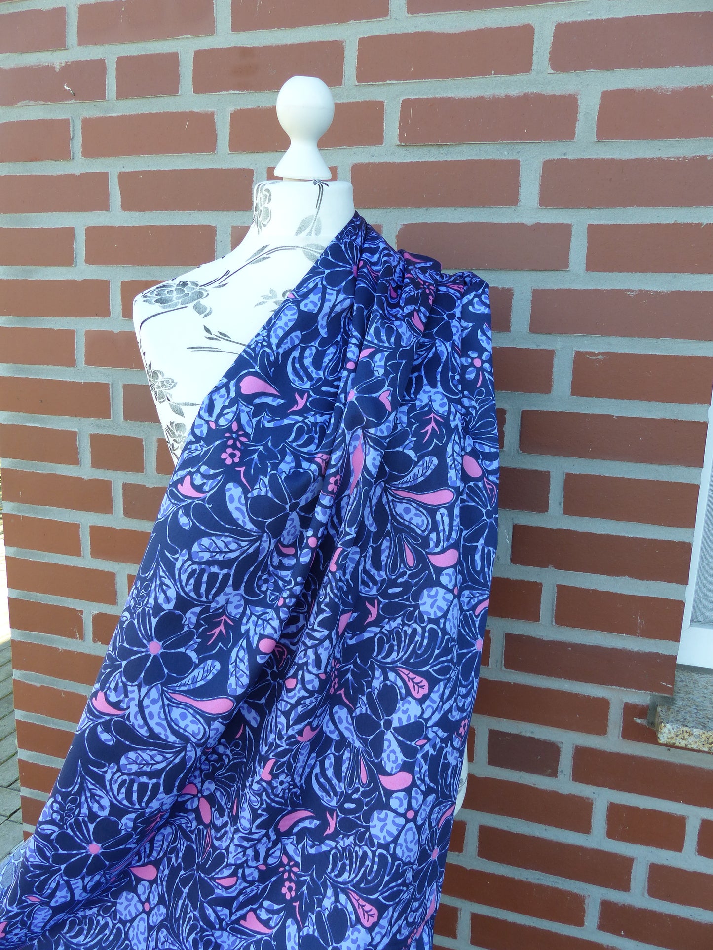 Cotton Satin "Blumen" Marine