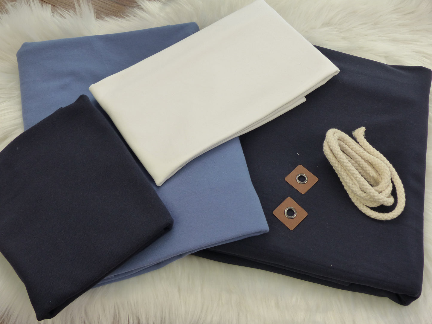 Nähpaket - Hoodie/ Kleid "Zoey"
