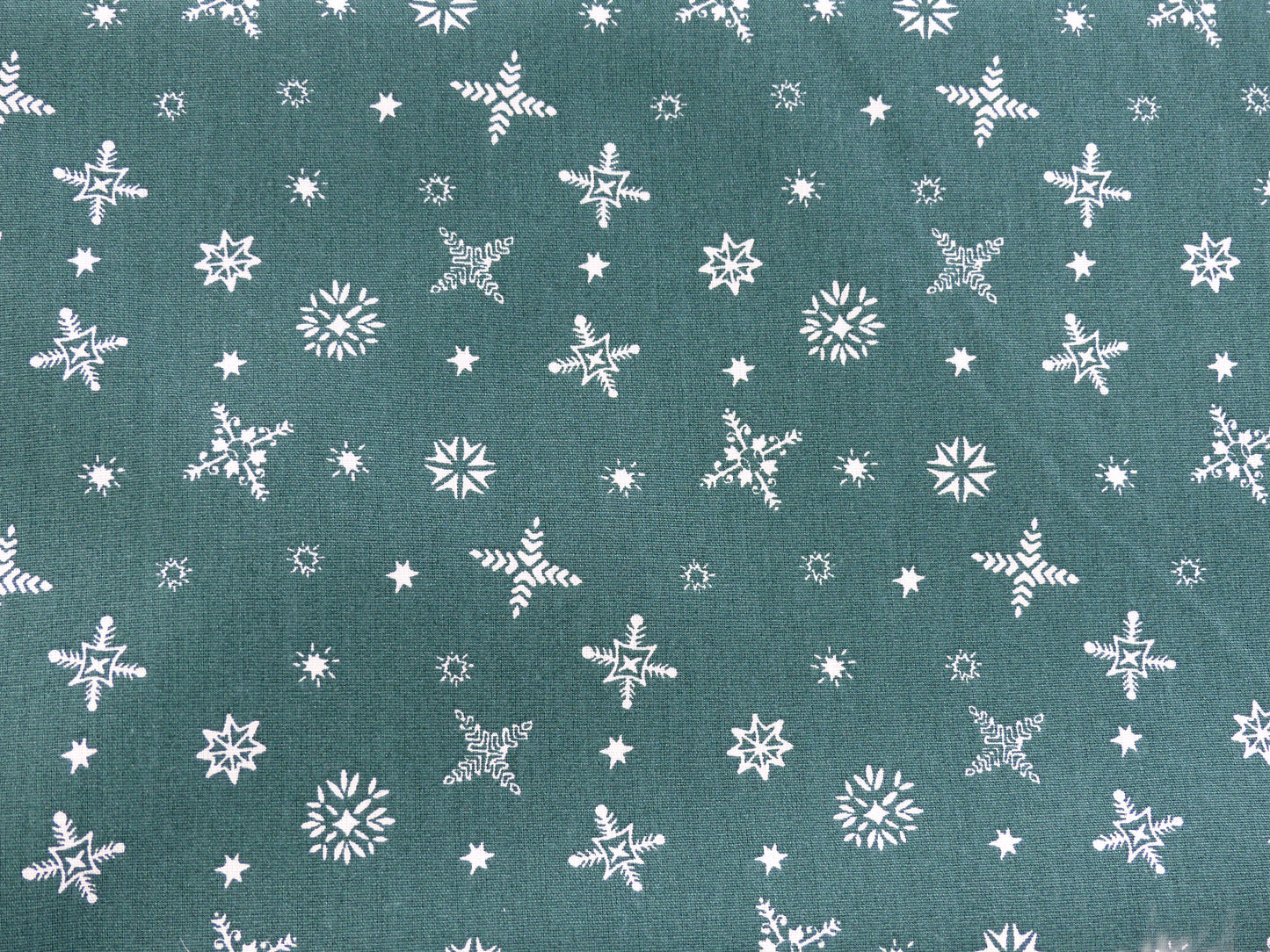 Baumwolle- Webware- Druck Weihnachten mit Schneekristallen