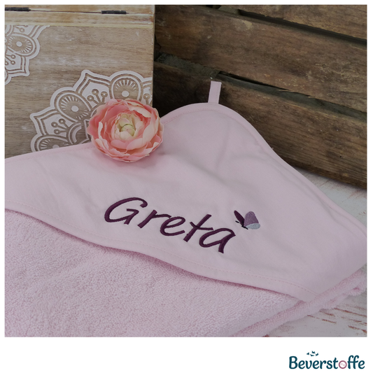 Kapuzenhandtuch mit Namen und Schmetterling