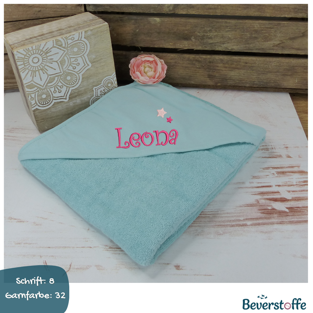 Kapuzenhandtuch mit Namen und Sternen