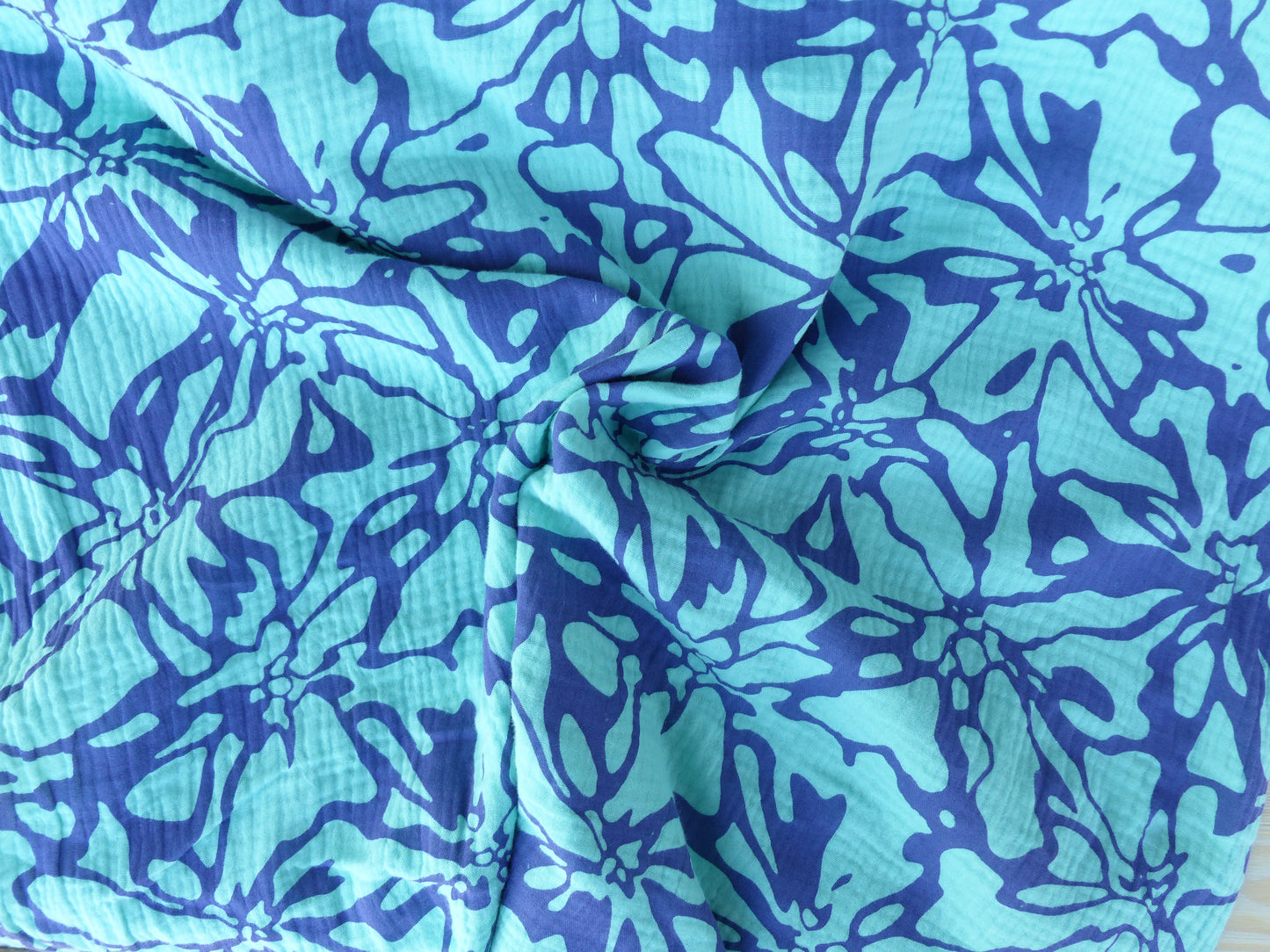 Musselin, Blumen Lila/ blau