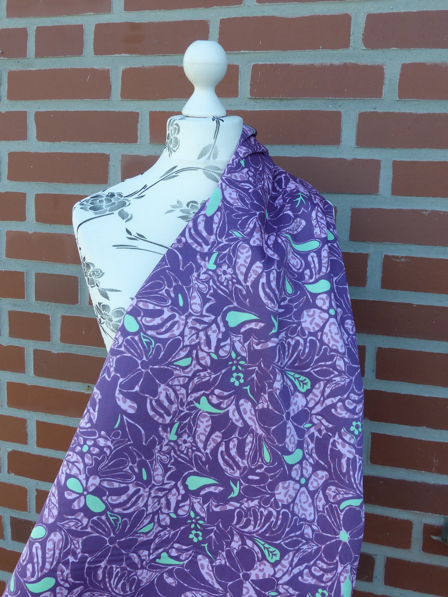 Cotton Satin "Blumen" Lila