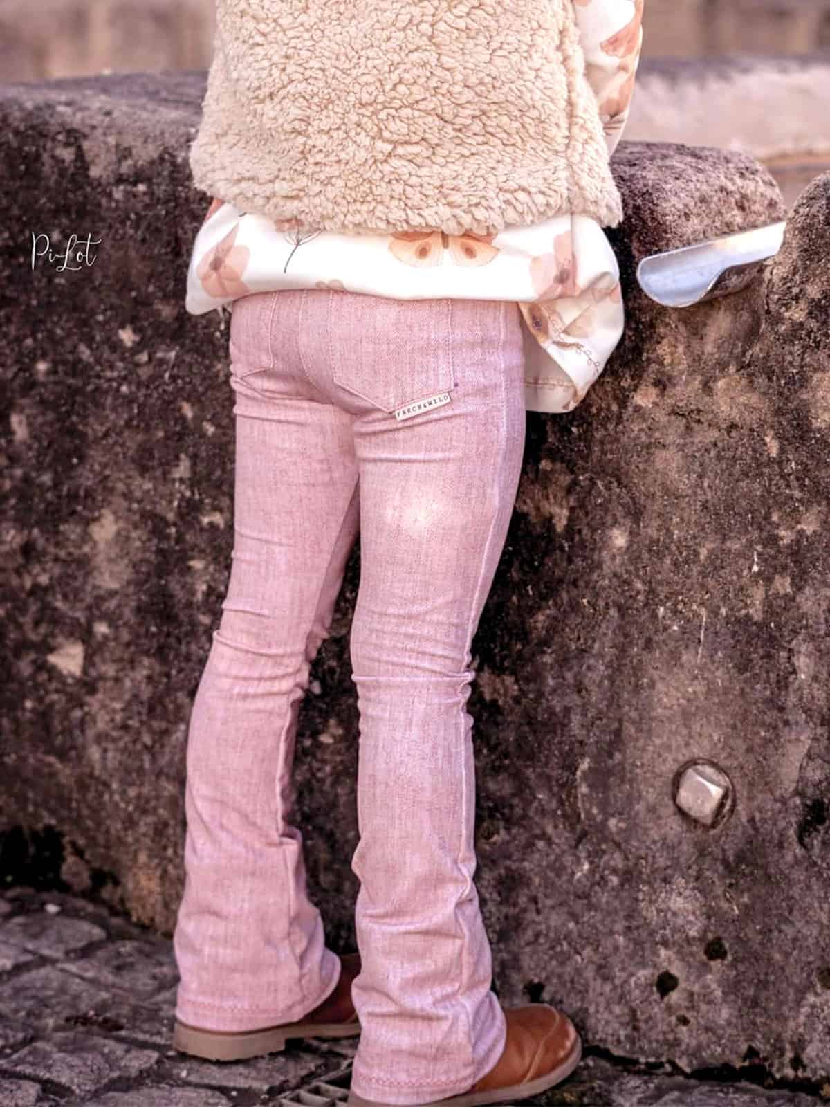 "Flared Legs" von Schleiferlwerk (Gr.62-146)