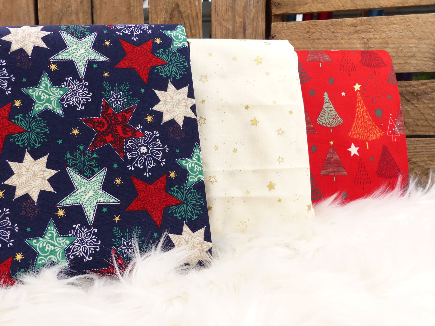 Baumwolle- Webware- Weihnachten mit Tannen und Sternen