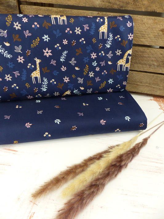 Baumwolle/Popelin " Giraffe und Blätter" navy